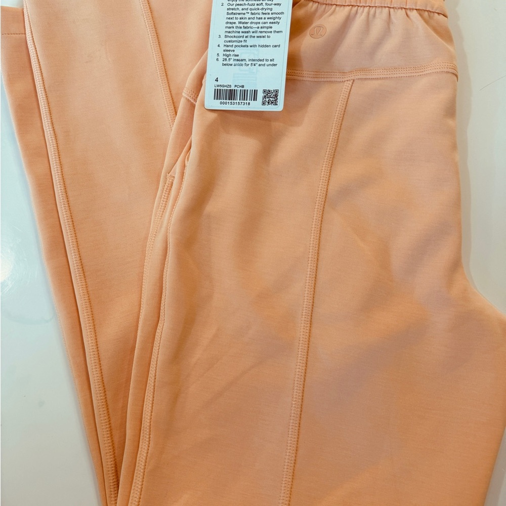 Lululemon Athletica softstreme Peach Pants size 4 new